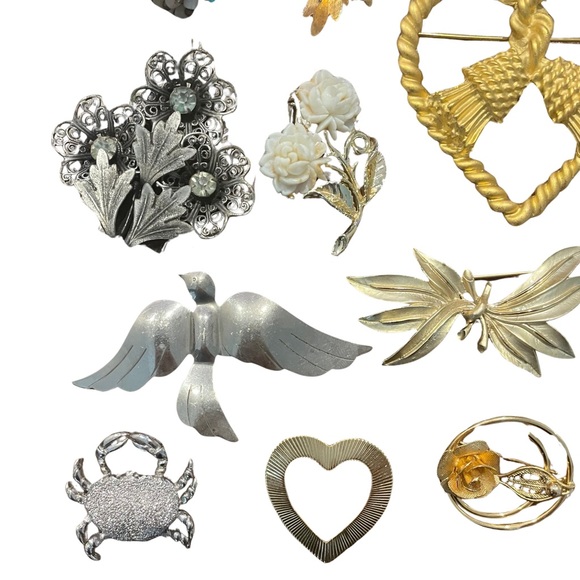 Vintage Pin Collection - Picture 5 of 6